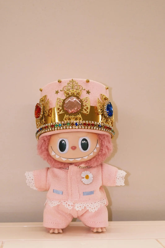 Exclusive pink Labubu outfit set with crown and mini bag, inspired by G-Dragon concert fashion, fits 15cm and 17cm Labubu figures, handmade collectible accessory.