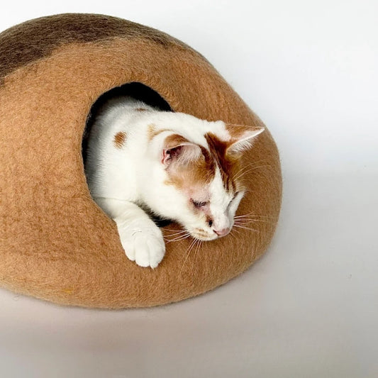 Handmade Wool Felt Chestnut Cat Cave