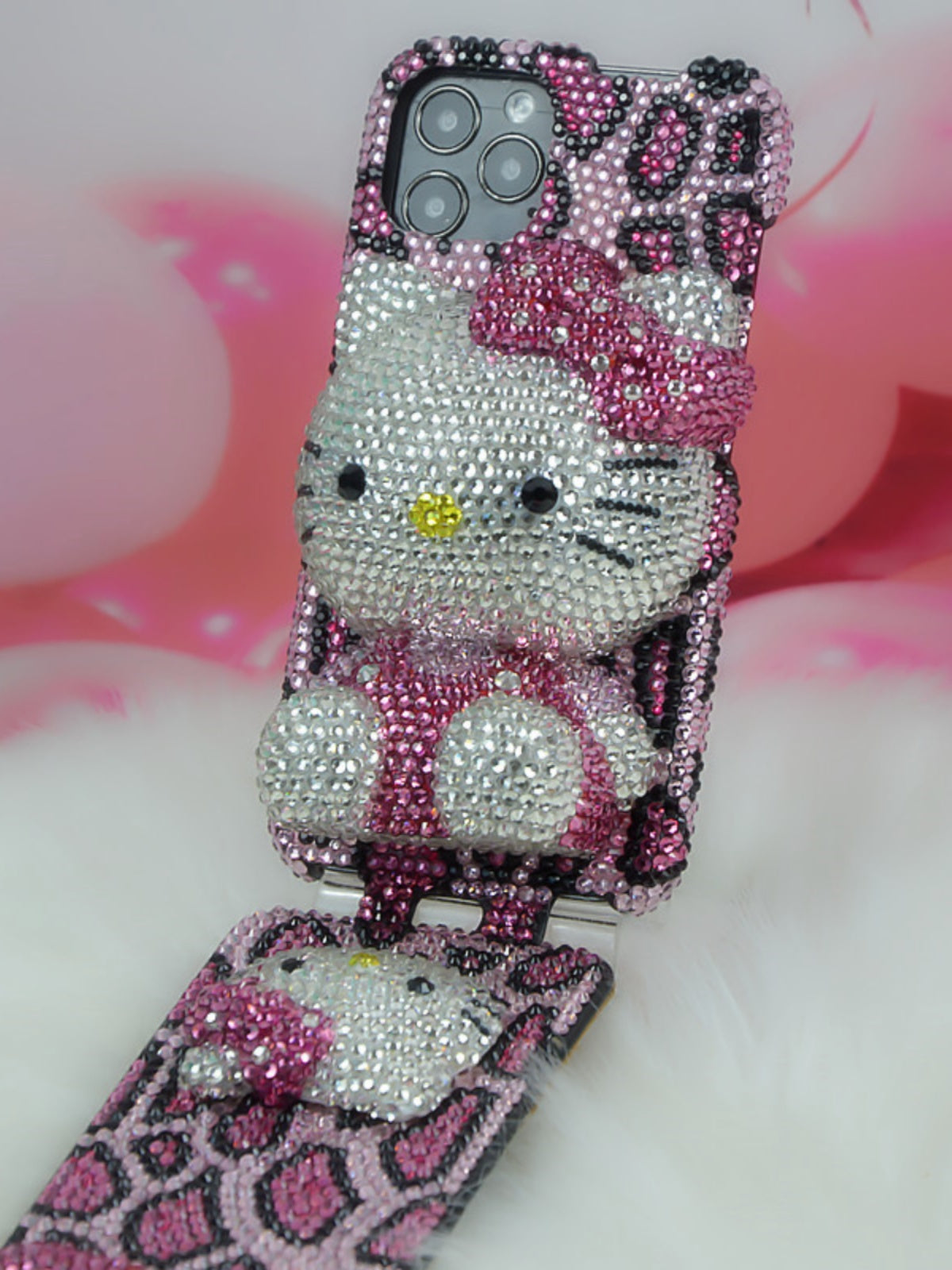 Handcrafted Rhinestone Sitting Hello Kitty Full-Cover Flip Phone Case ...