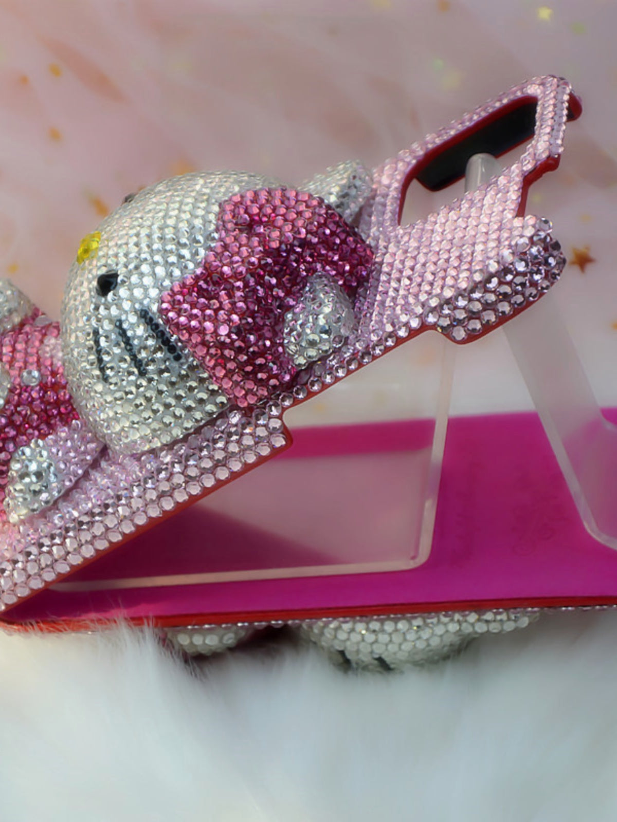 Handcrafted Rhinestone Shiny Hello Kitty Full-Cover Flip Phone Case – Gagagleam Handcrafted Rhinestone Shiny Hello Kitty Full-Cover Flip Phone Case – Gagagleam